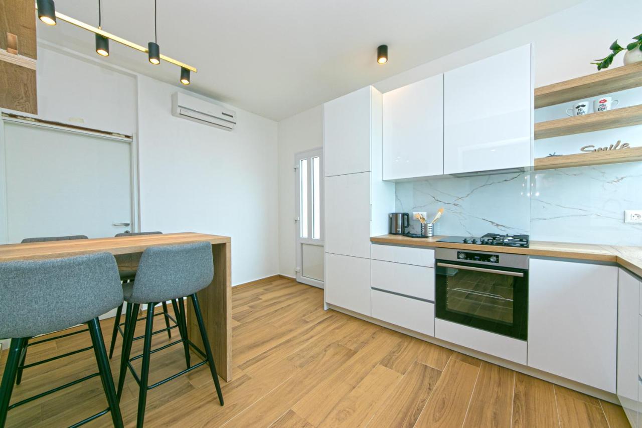 Apartment Vidra Brela Exterior photo